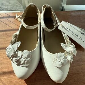 Janie and Jack White Floral Kids Shoes. New. Size 10